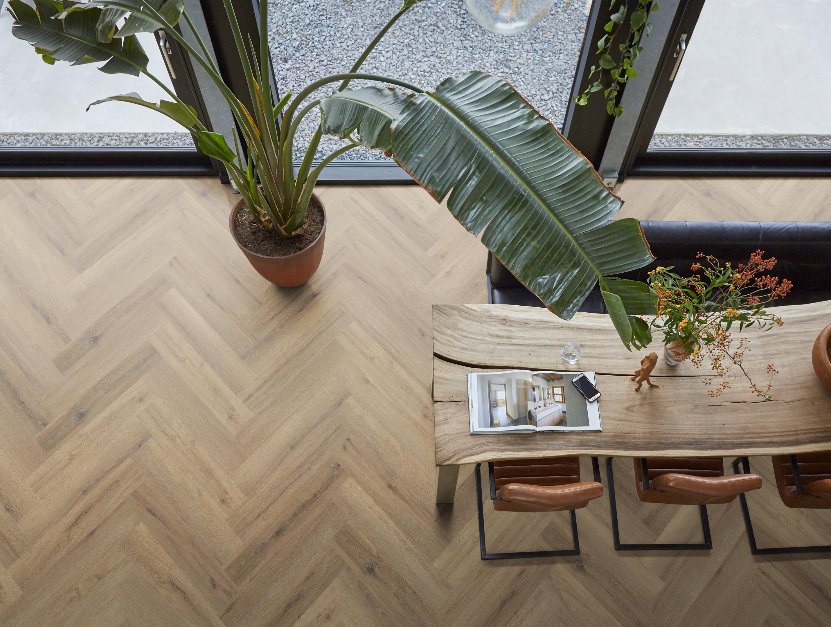 YUP XL Greenford herringbone dryback light brown