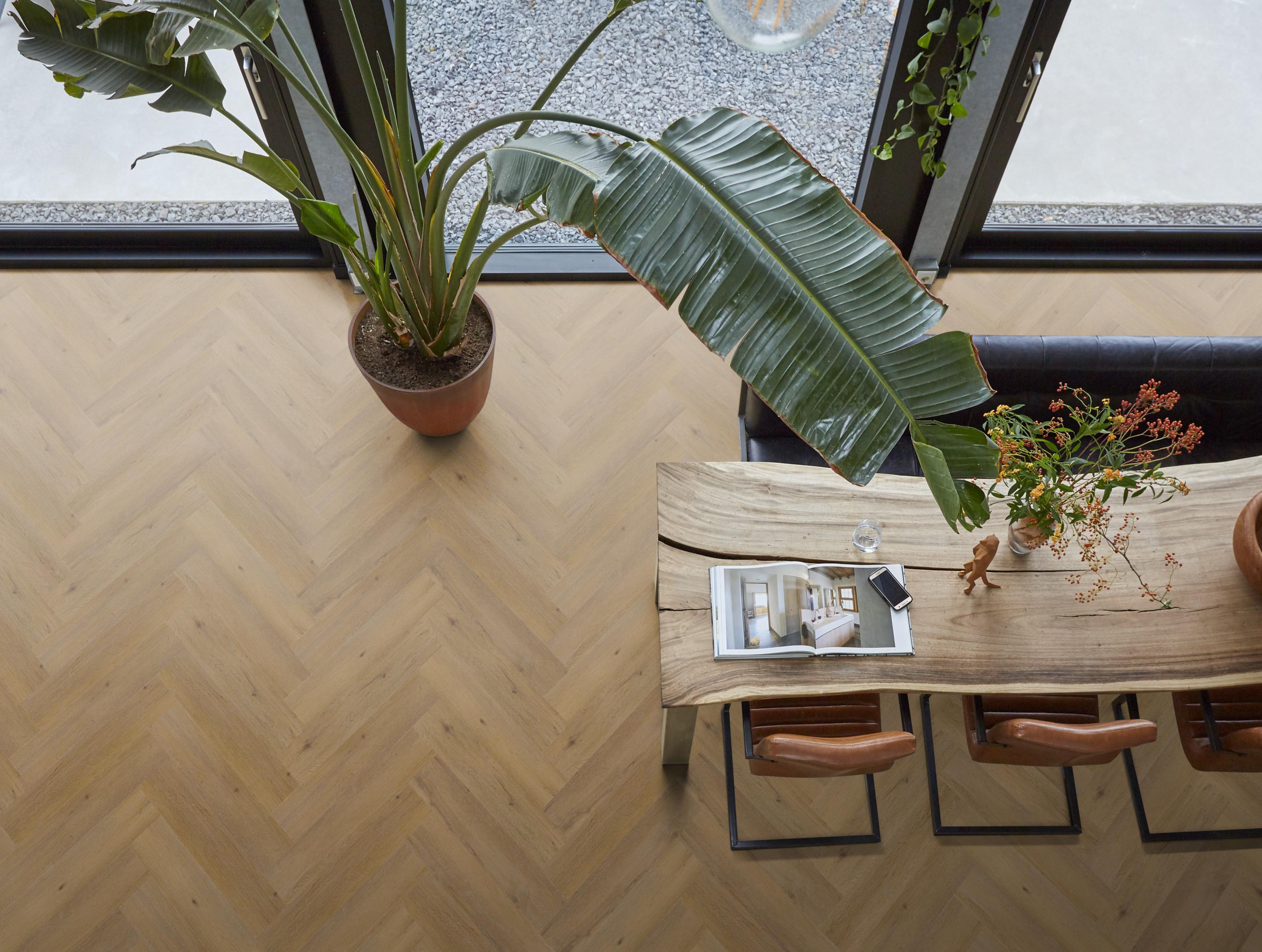 YUP Leyton herringbone click SRC dark oak