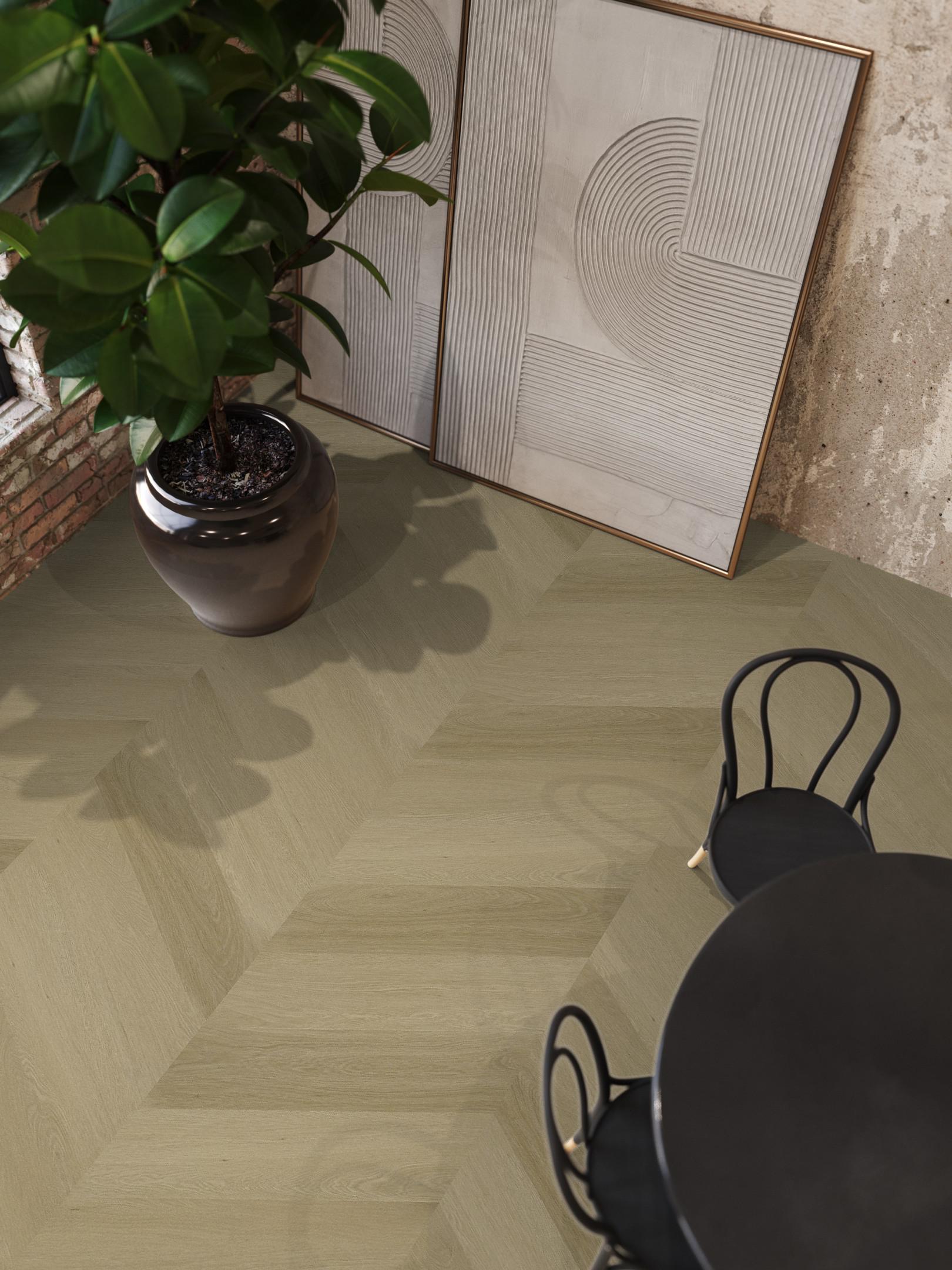 YUP Fulham chevron dryback warm oak