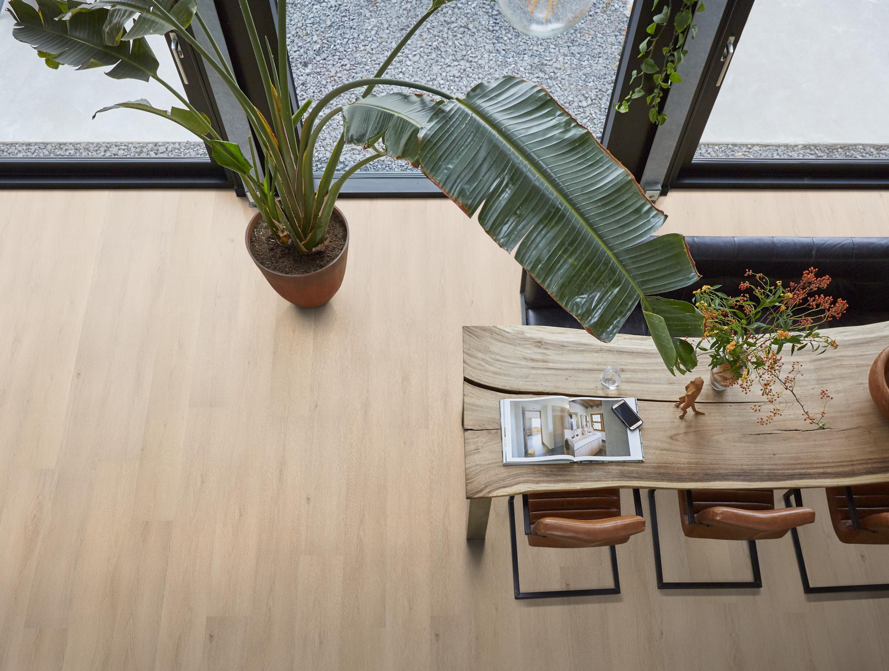 Mayfair click SRC light oak