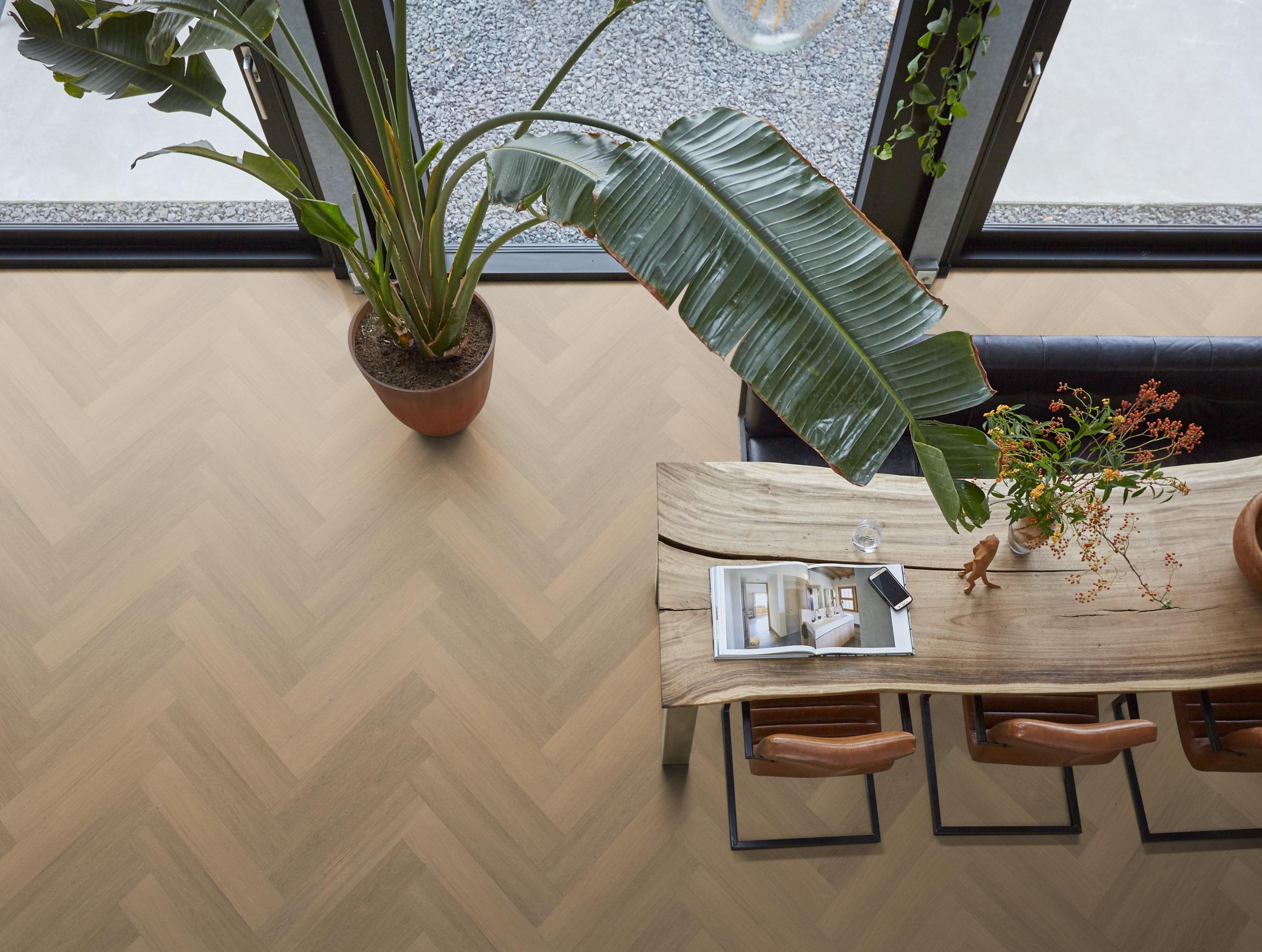 YUP Sutton herringbone dryback warm natural