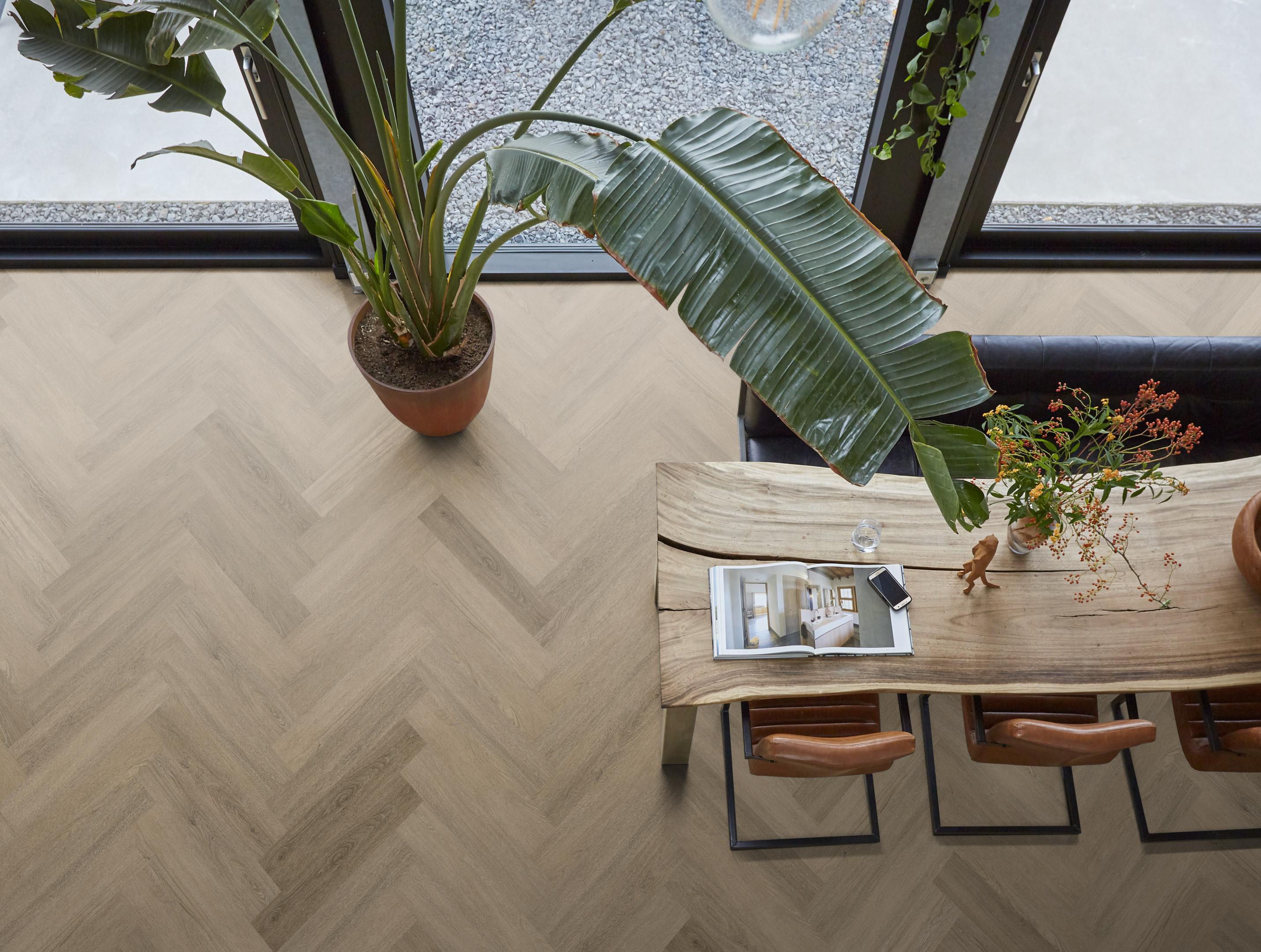 YUP Sutton herringbone click SRC smoky