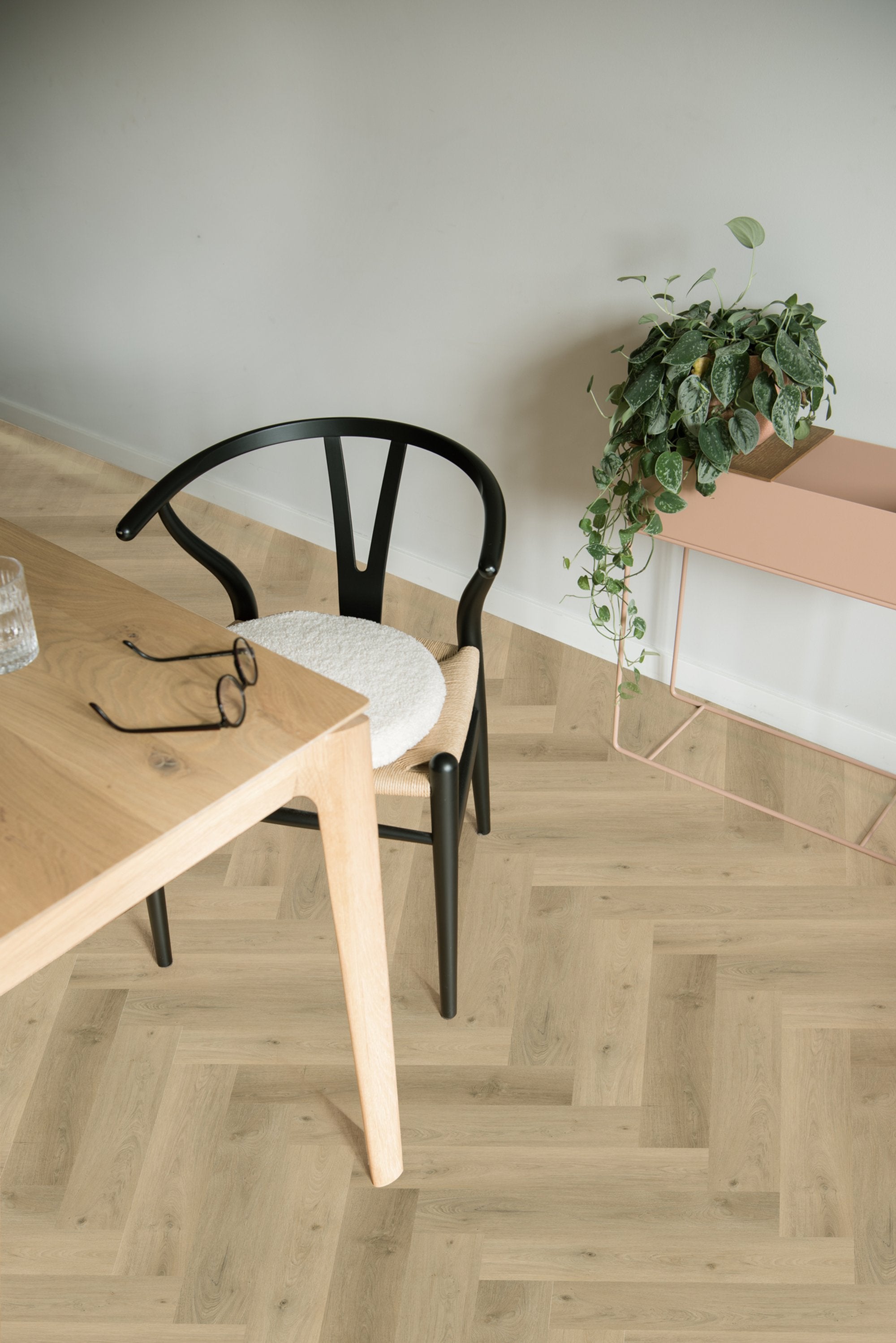 Vario Walvisgraat 5305 (rigid click) Prestige Oak Smoked Light