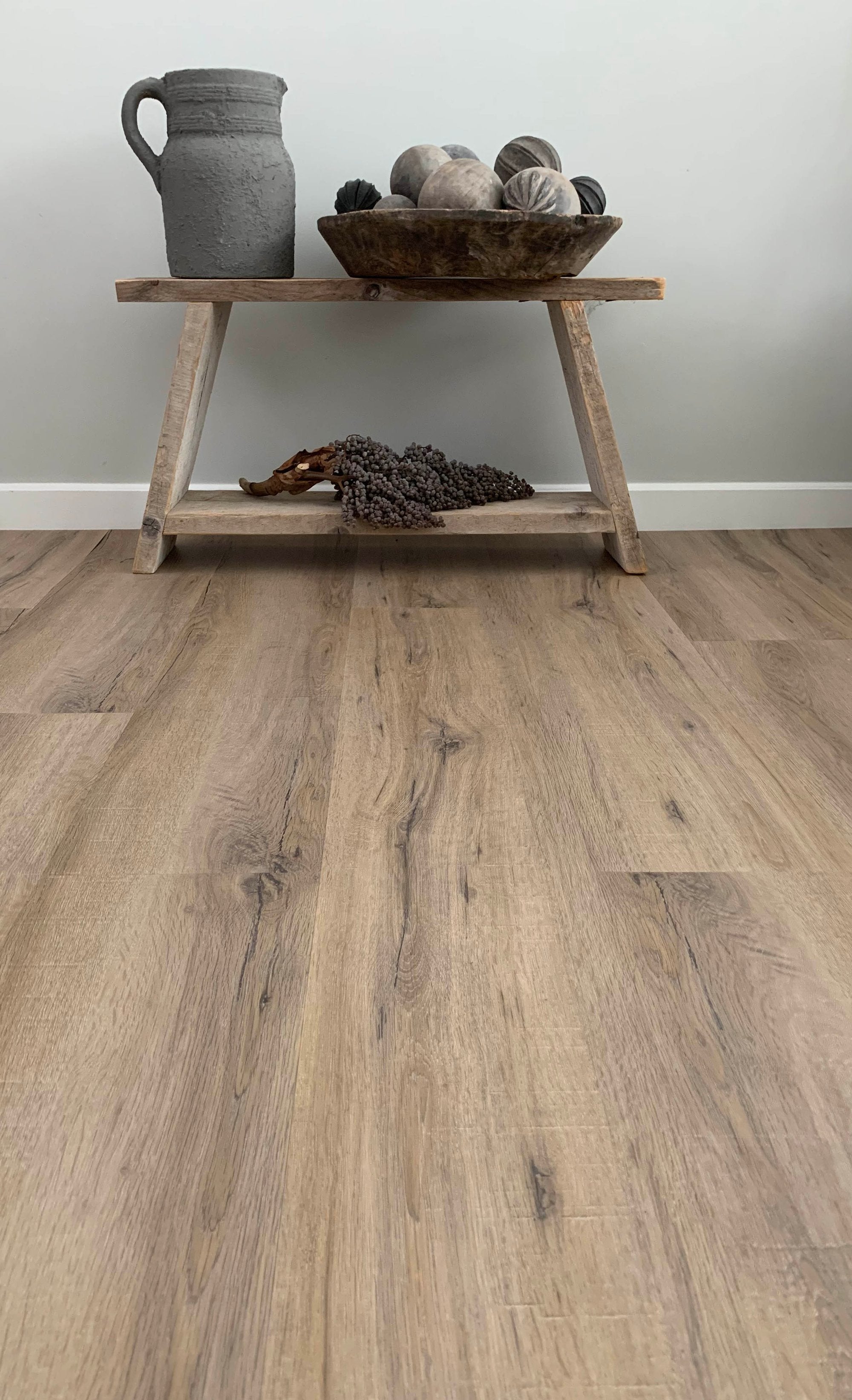 City 5600 (rigid click) Smoked Oak Light